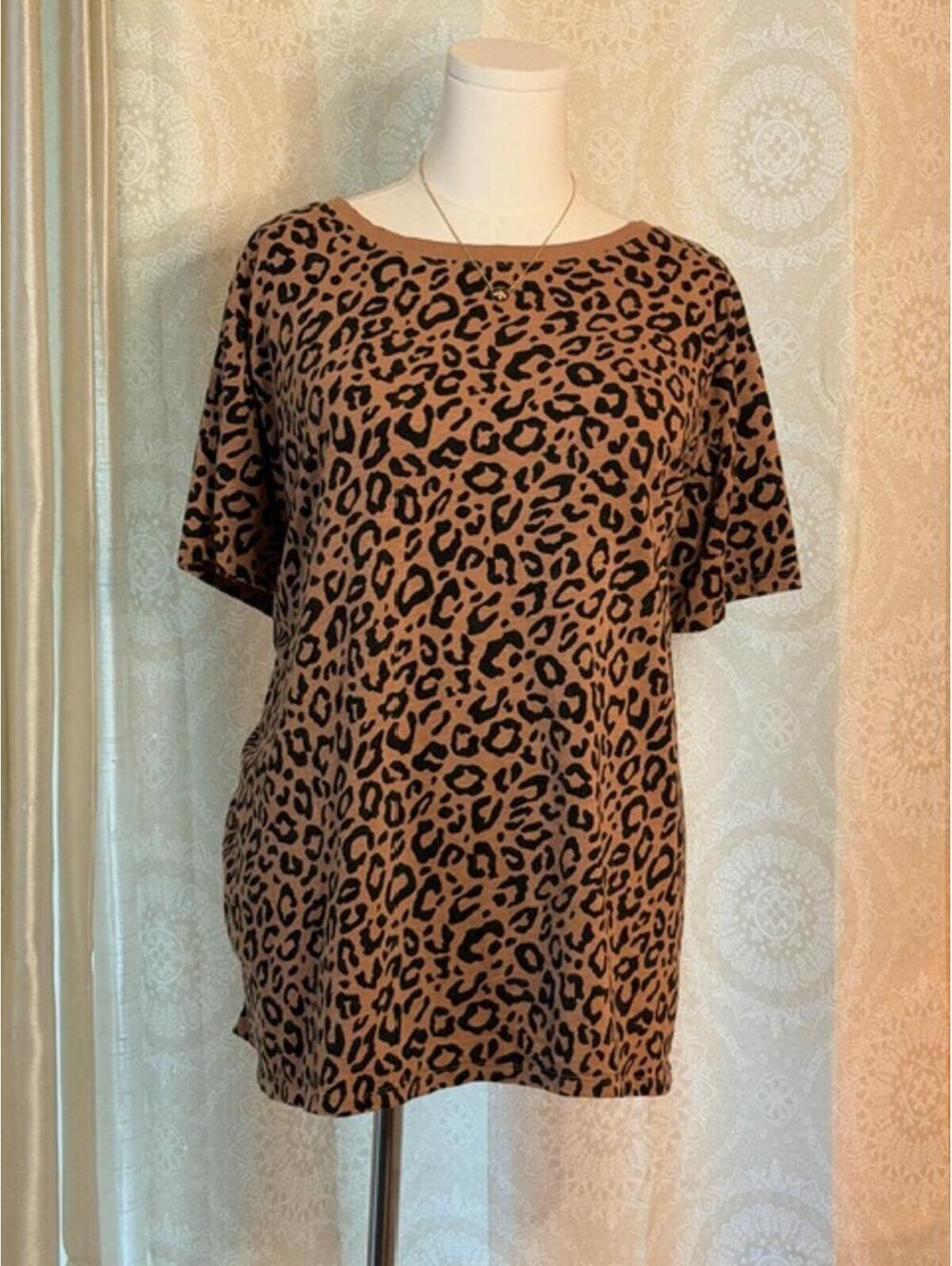 Torrid Leopard Print T-Shirt Size 2 Brown Black Animal Print Top